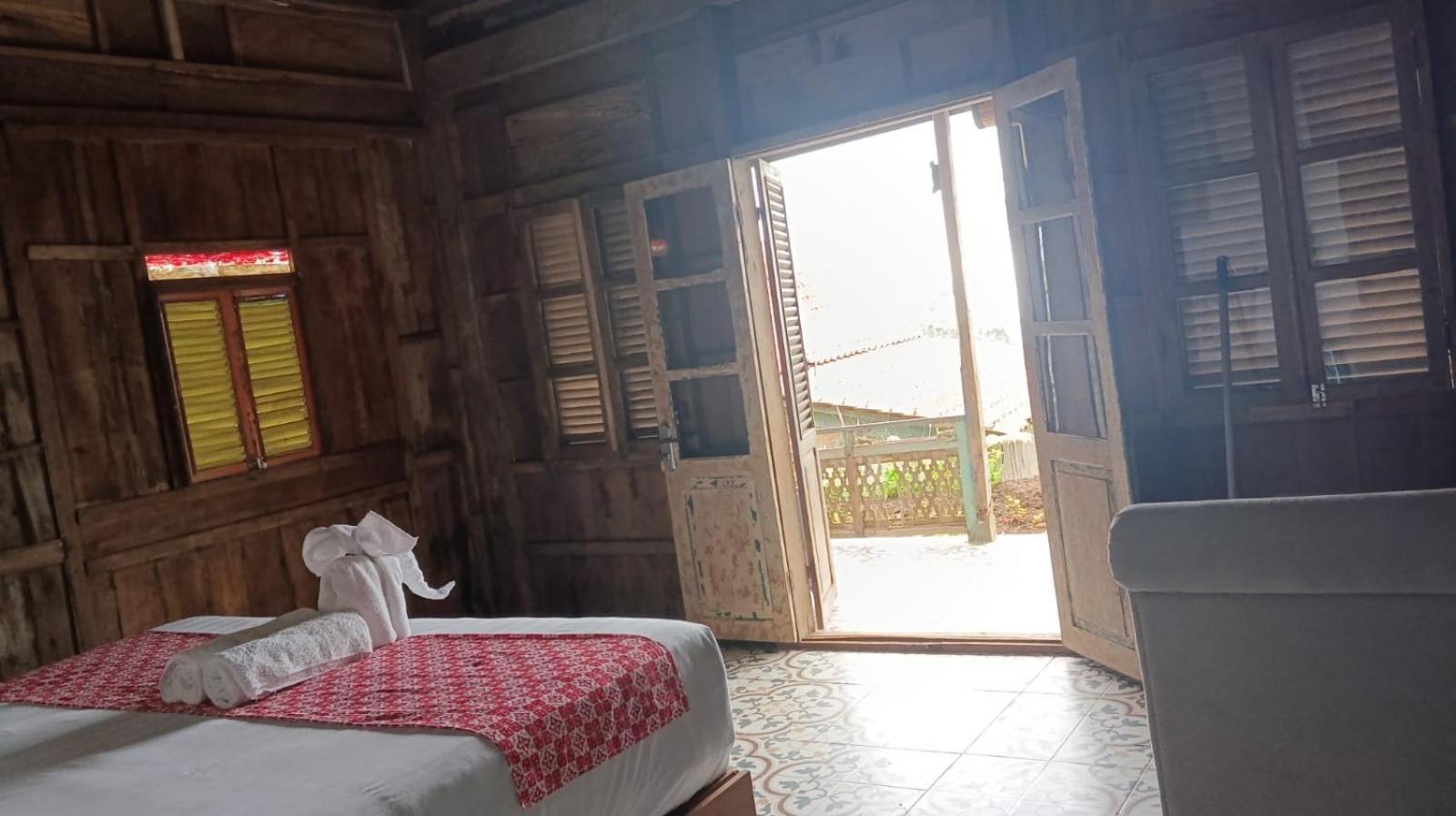 Beratan In Kawinaya Lodge Gitgit